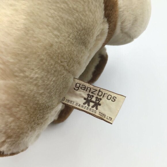 Ganz Bros 10" Wrinkles the Dog Plush Tan Brown Sitting w/ Bonnet Bib Collar 1981 - Picture 11 of 11